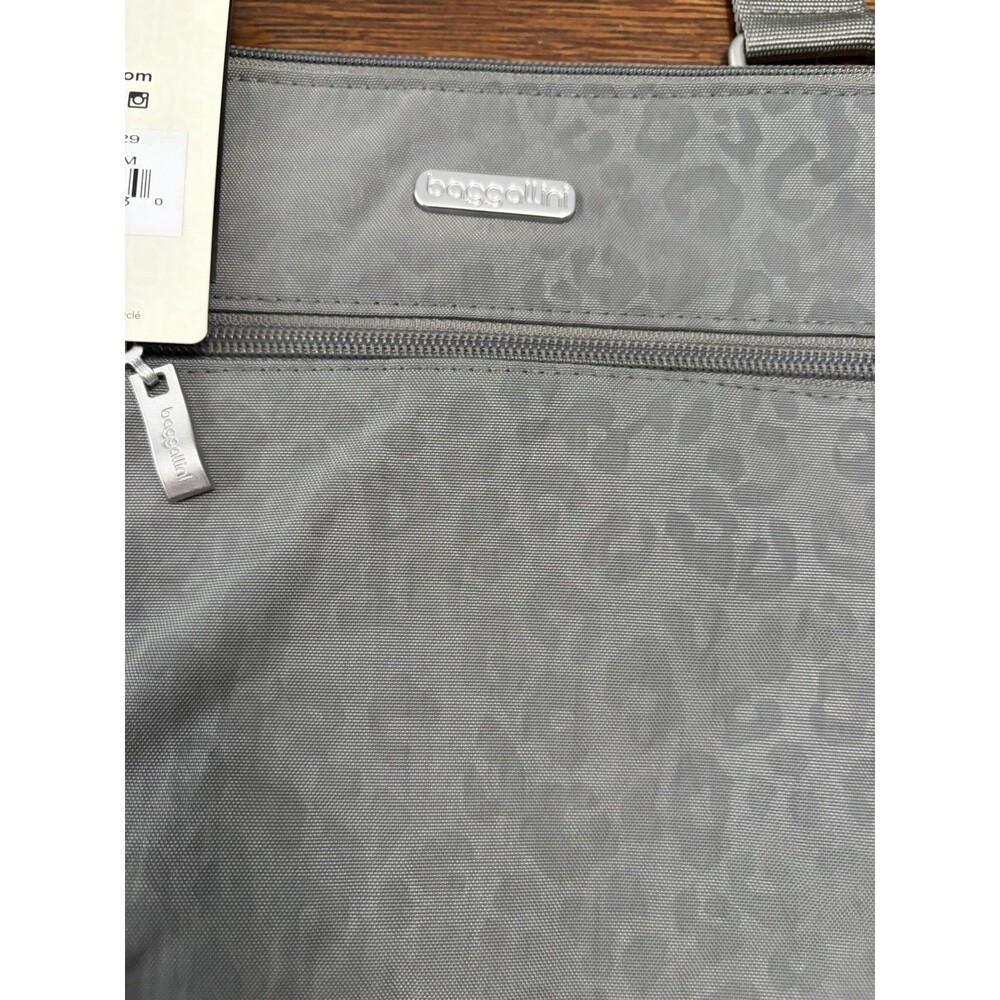Baggallini Pocket Slim Crossbody Bag Purse Handbag NWT Floral Water Resistant - Picture 3 of 4